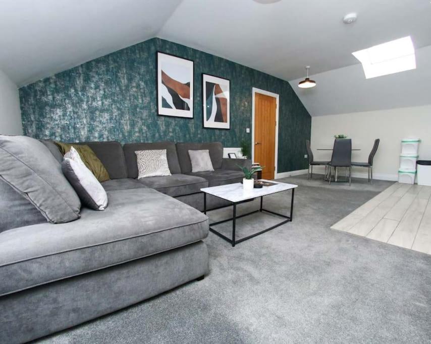Luxe Living Guest House-Sleeps 6-Private Parking-Free Wifi-Beach-City Swansea Eksteriør billede