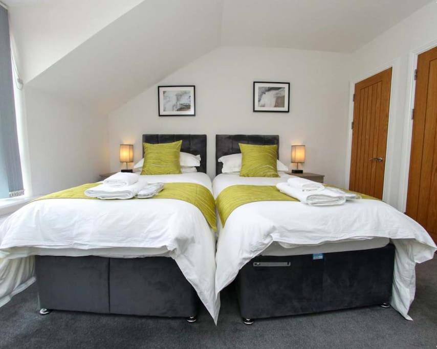 Luxe Living Guest House-Sleeps 6-Private Parking-Free Wifi-Beach-City Swansea Eksteriør billede
