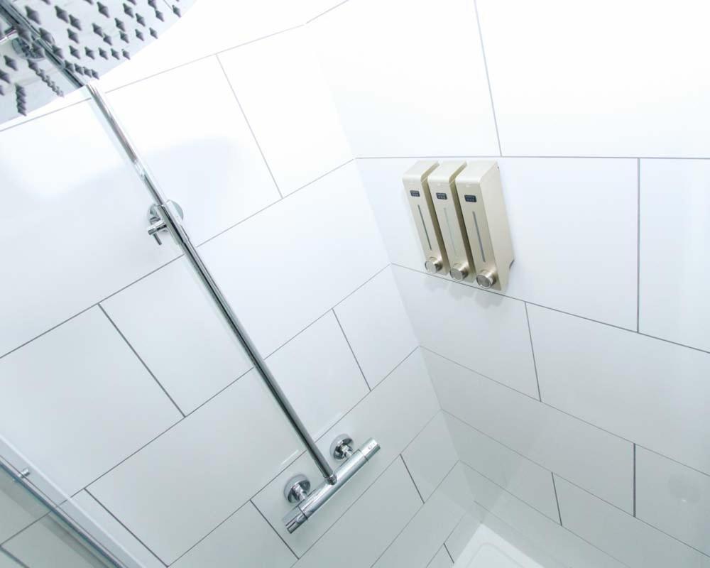 Luxe Living Guest House-Sleeps 6-Private Parking-Free Wifi-Beach-City Swansea Eksteriør billede